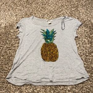 Pineapple print t shirts size S